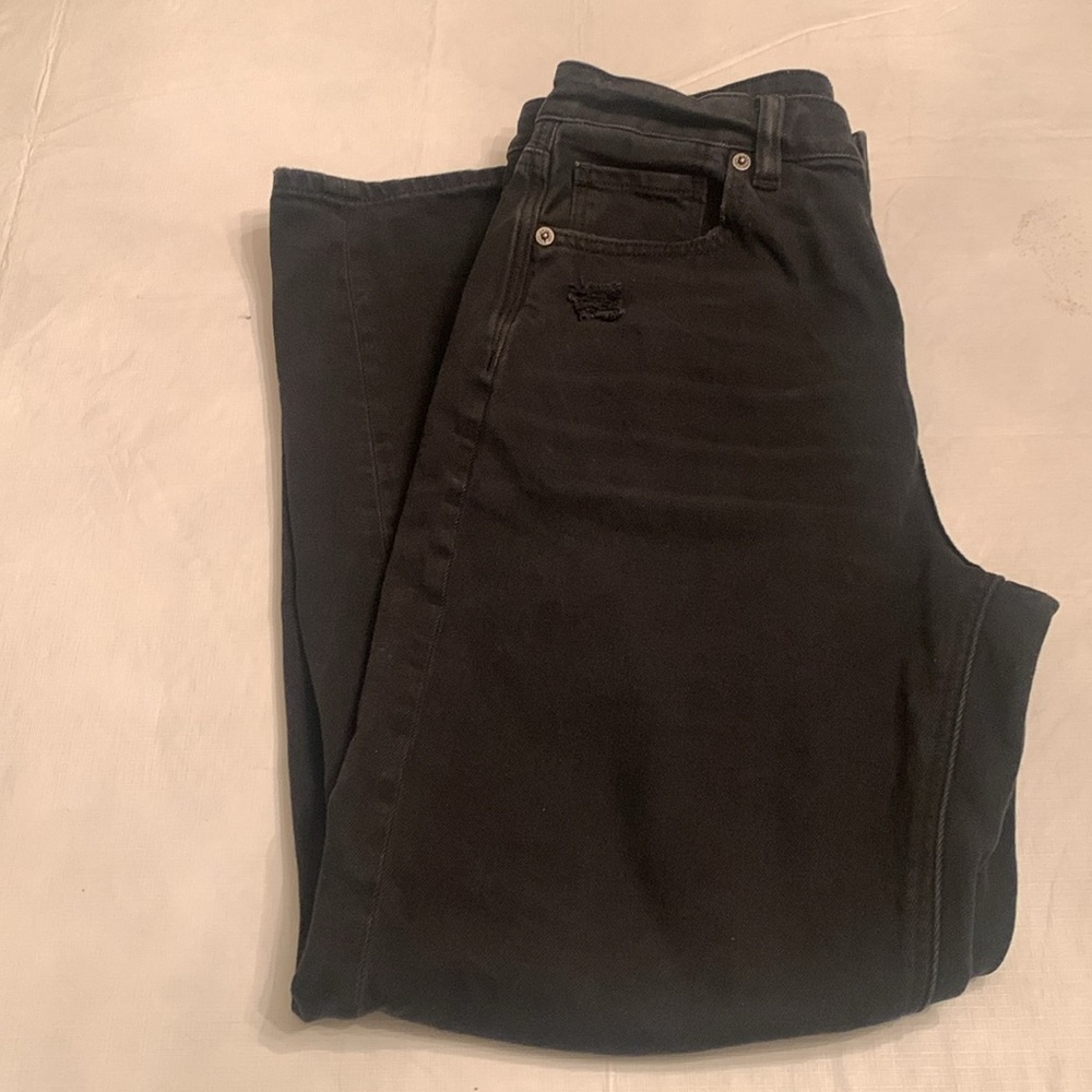 American Eagle Size Mom Straight Jean. Size 8 - Picture 2 of 10